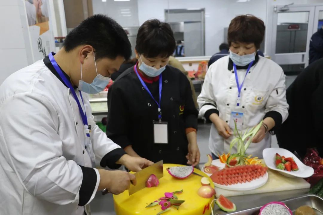 “智慧厨都·匠心厨艺”第二届职工厨艺大赛圆满成功-金属板幕墙生产厂家宏鑫源(图4)